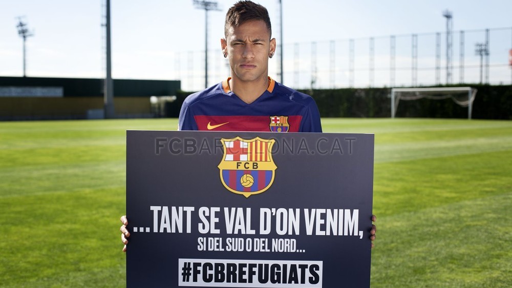 «Барселона» поддержала беженцев