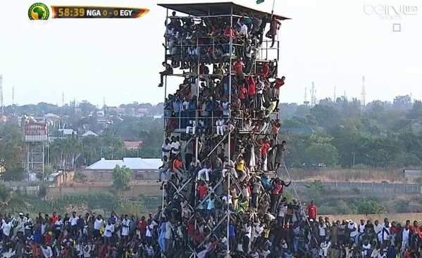 Матч Нигерии и Египта посетило 40 тысяч человек при вместимости стадиона в 25 тысяч 