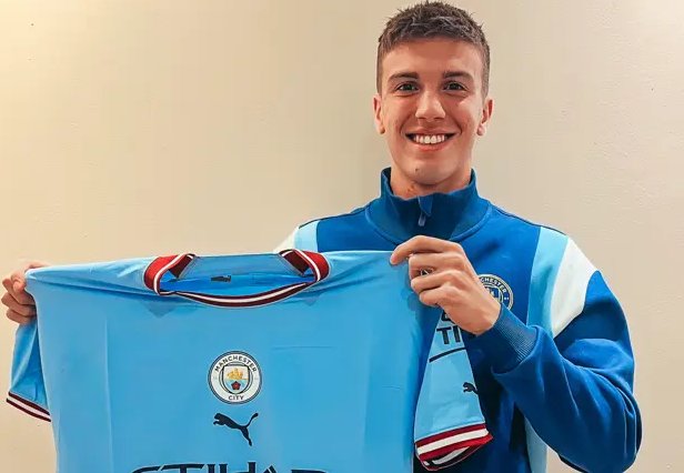 «Манчестер Сити» подписал 20-летнего аргентинского полузащитника