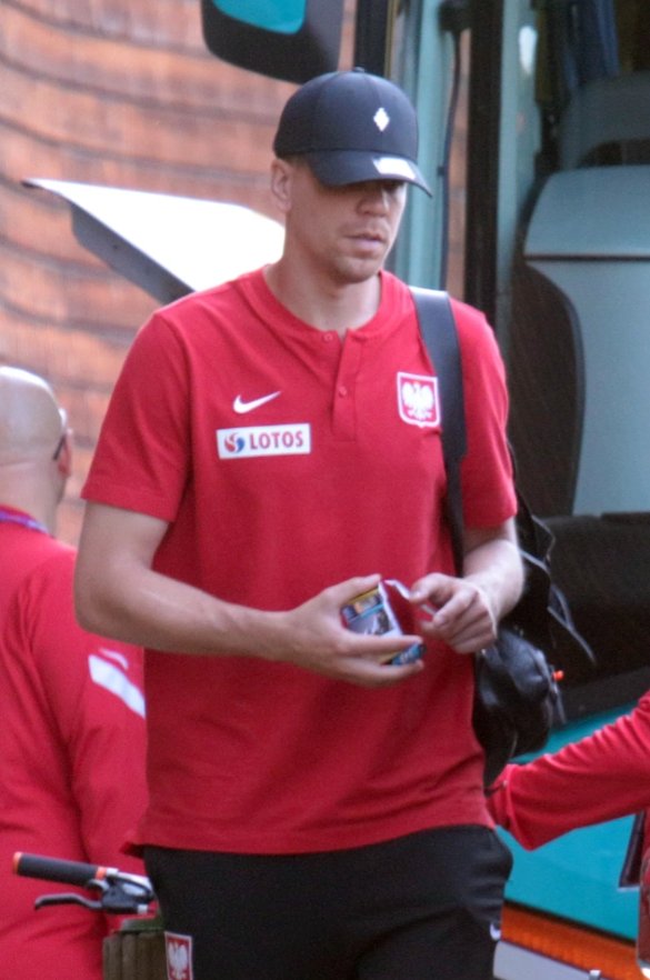 Щесны был замечен за курением перед матчем со сборной Испании на Евро