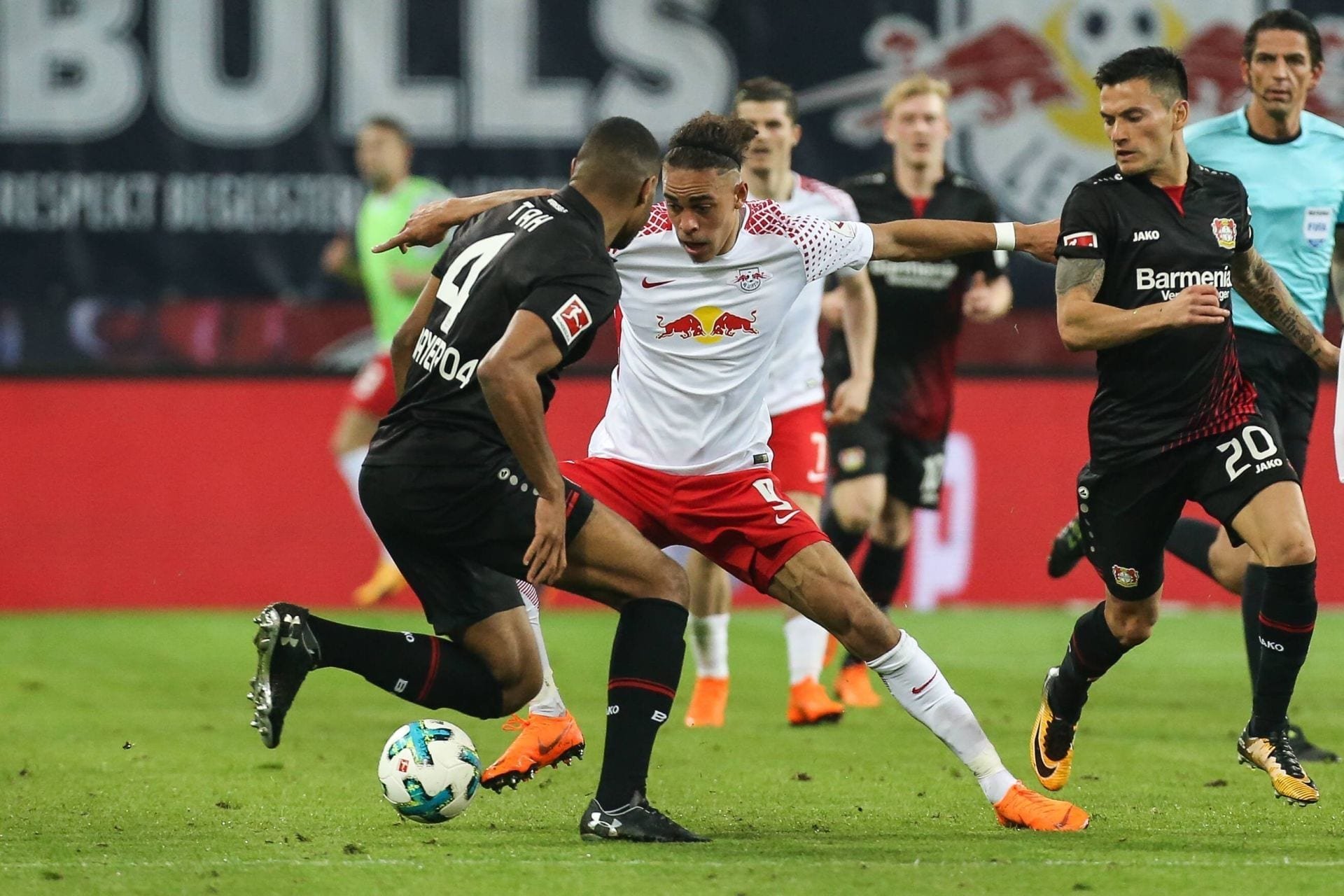 Прогноз на матч лейпциг сегодня. Тоттенхэм лига чемпионов. Лимполенд лейпциг. Горетцка 2023 бавария. Аугсбург фк.