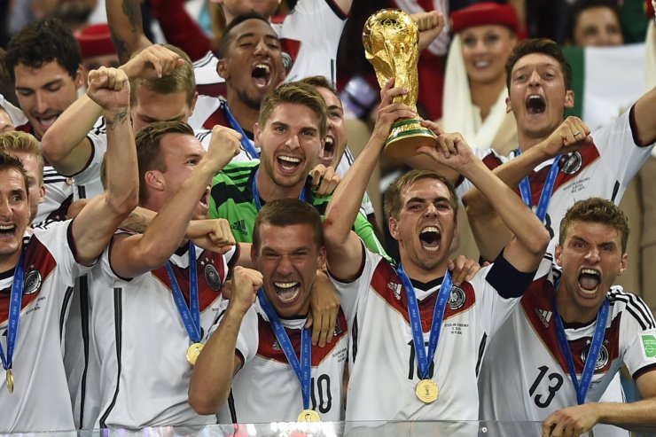 Сборная испании на чм 2010. Сборная команда испания 2010. Asian national league. Какая сборная выиграла. Чемпионы европы 61.