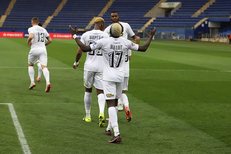 фк говерла. форма олимпик, локомотив и шахтер 2010 года. матч олимпика. металлист харьков александрия 16 ставка. олимпик 80 футбольный клуб москва.