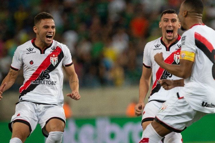 Atletico madrid live. Крисиума атлетико гоияненсе прогноз. Атлетико отель. Крисиума атлетико гоияненсе прогноз. Атлетико атлетико бильбао валенсия.