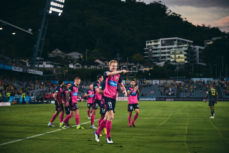 Вестерн сидней уондерерс централ. Макартур централ кост прогноз. Макартур фк. Макартур централ кост прогноз. Макартур (футбольный клуб).