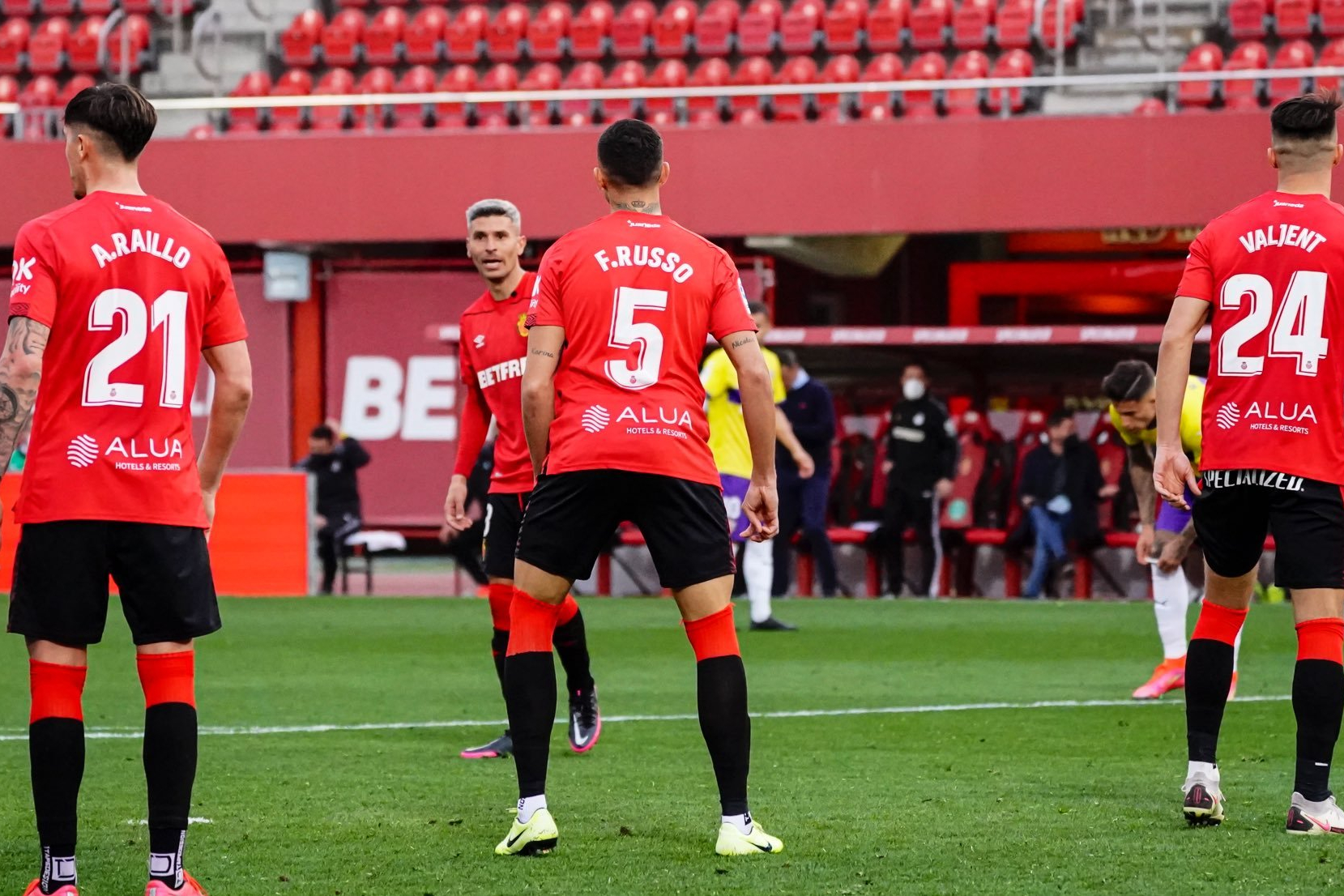 Мальорка прогноз на матч сегодня. Мальорка эспаньол прогноз. Мальорка эспаньол. «эльче» — «мальорка» фото 2022. Мальорка эспаньол.