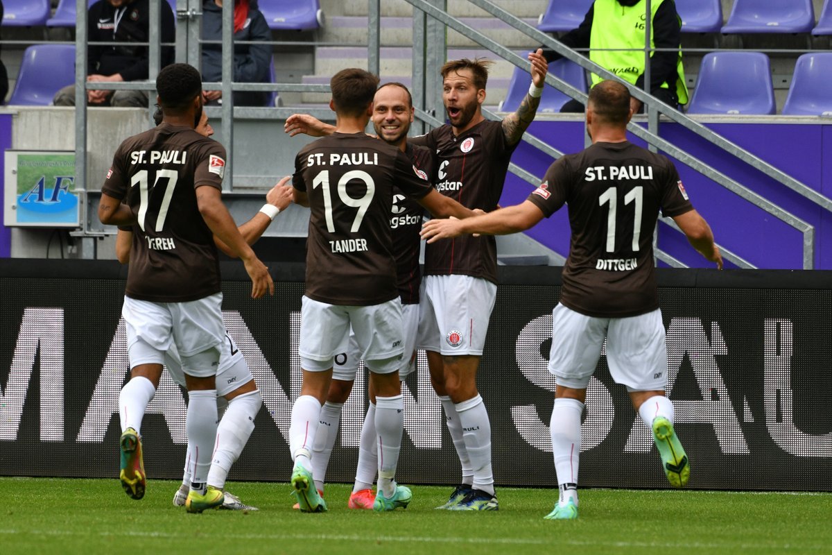 Санкт паули хайденхайм матч. ФК Санкт Паули. ФК Хайденхайм. St Pauli футбольный клуб.