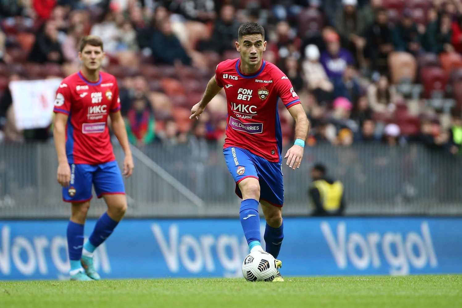 Футбольный матч. Рфпл 2022. Рфпл 2022. Динамо ахмат. Российская премьер-лига фото.