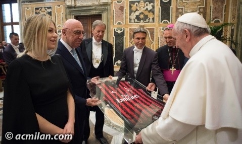 Папа Римский встретился с игроками «Милана» и «Ювентуса»