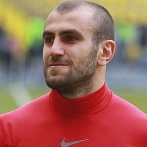 Отмучился