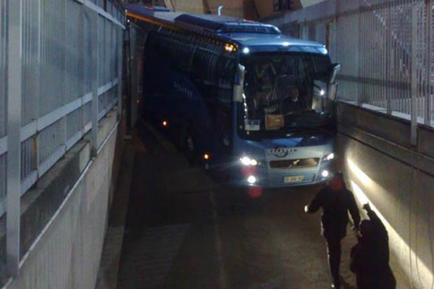 Автобус «Челси» попал в аварию на «Парк де Пренс»