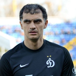 Выкрутили руки