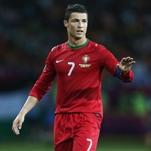 Португалия стала первым полуфиналистом Евро-2012