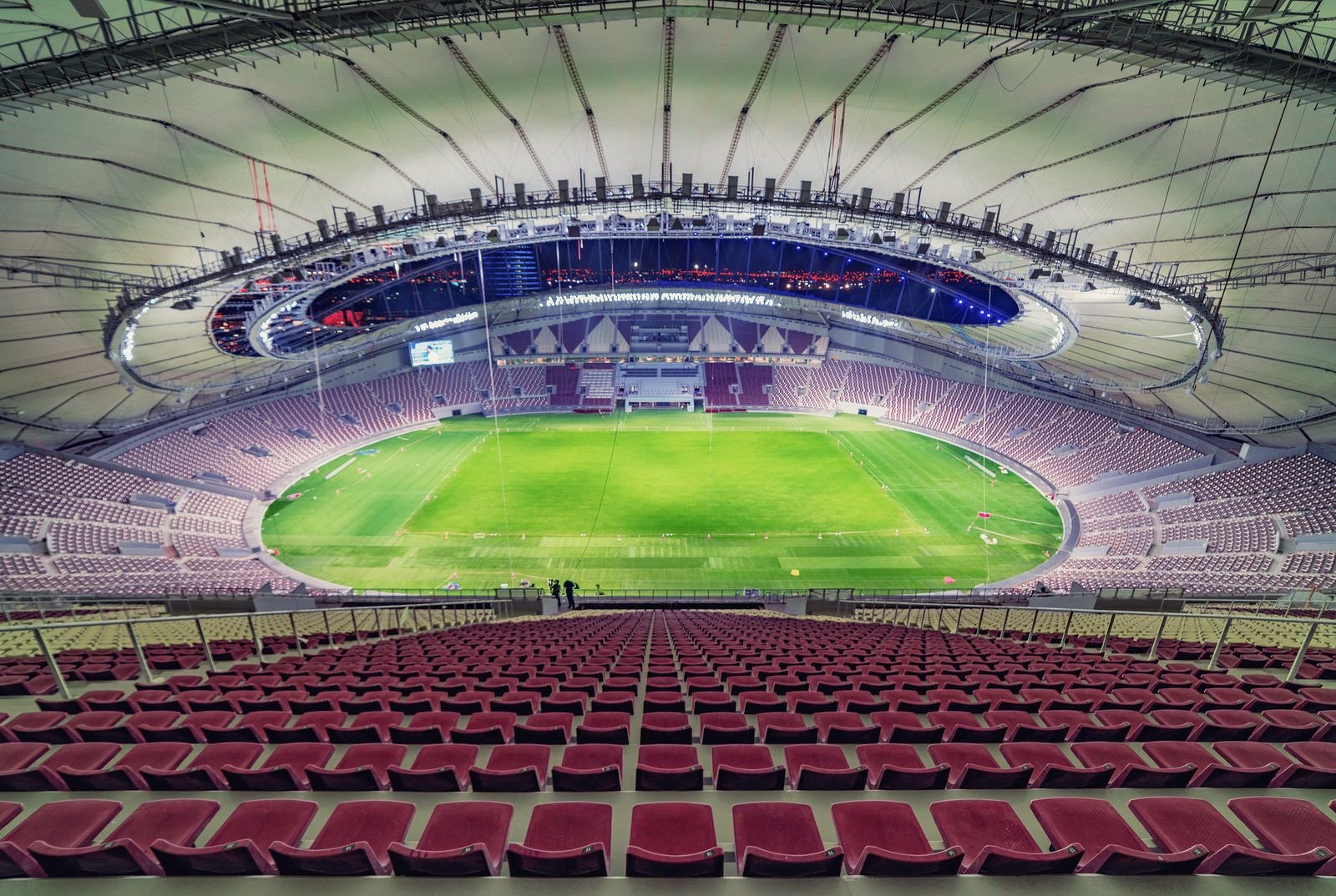 Стадион хабарлари. Стадион Халифа Катар. Халифа Интернешнл стадион. Международный стадион Халифа Доха. Стадион Халифа Интернешнл в Катаре.