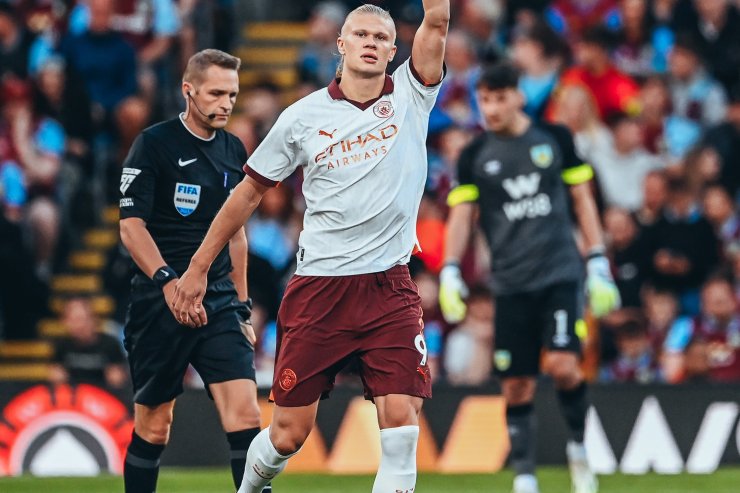 Final football 2024. Эрлинг Холланд Манчестер Сити. Игрок Манчестер Сити Холланд. Эрлинг Холланд 2023. Холланд Манчестер Сити 2024.