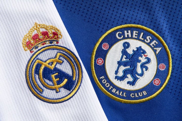 Логотипы «Реала» и «Челси»