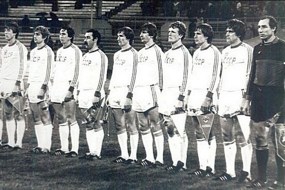 Олимпийская сборная СССР перед матчем с Болгарией