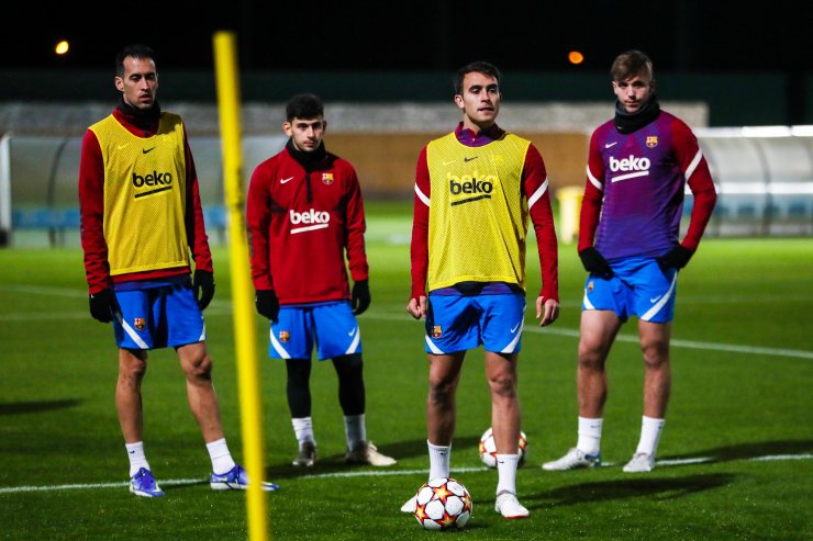 Тренировка футбольного клуба «Барселона»