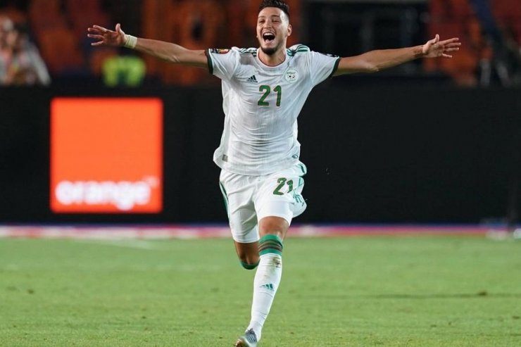 Игрок сборной Алжира и «Боруссии» М Бенсебаини