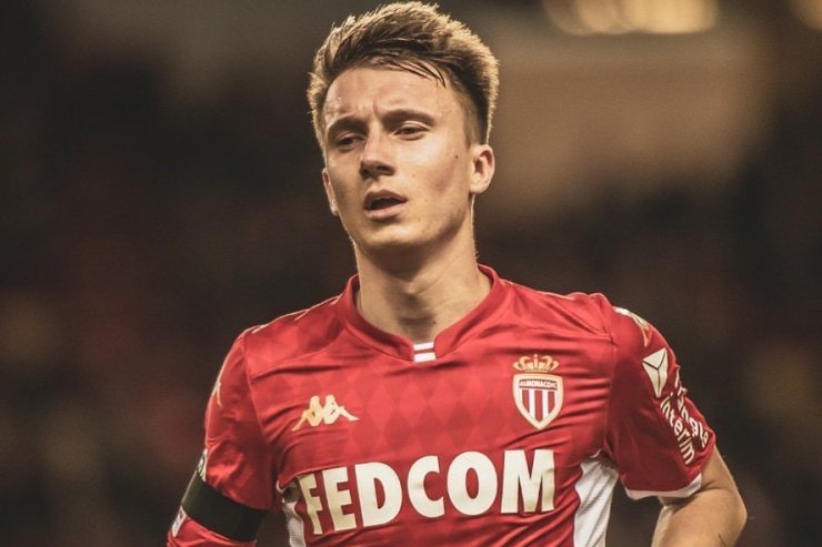 в каком клубе играет головин футболист. golovin 4. в каком клубе играет головин футболист фото. в каком клубе играет головин футболист-golovin 4. картинка в каком клубе играет головин футболист. картинка golovin 4. Молодой армейский полузащитник родился в Калтане – небольшом сибирском городке. Свой спортивный путь Саша начал в местной футбольной секции, а спустя несколько лет переехал в новокузнецкий «Металлург». В 2009-м году Головин вызывается в юношескую сборную Сибири и вместе с ней отправляется на региональные соревнования в Югру. Он признается лучшим игроком по итогам того турнира.