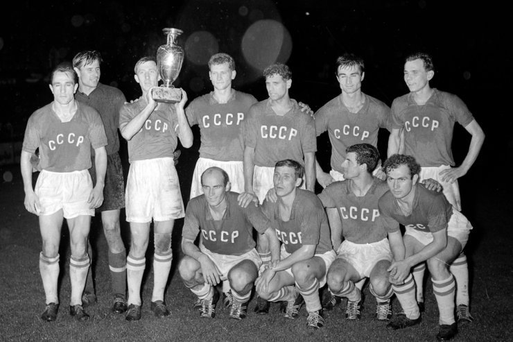 Сборная СССР после финала чемпионата Европы 1960 года