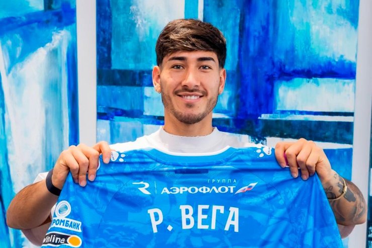 Роман Вега