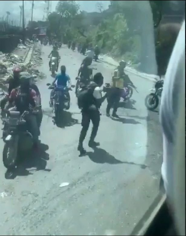 Боевики на мотоциклах напали на автобус сборной Белиза