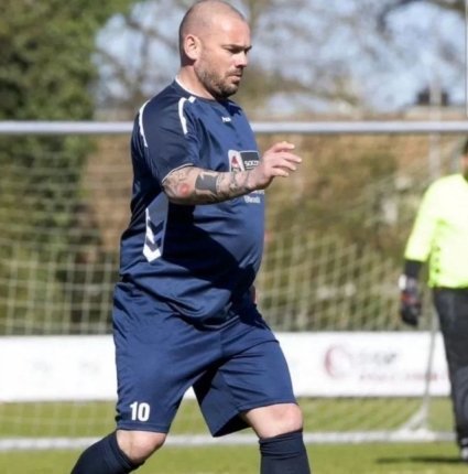 Снейдер поразил фанатов внешним видом. Нидерландец сильно потолстел