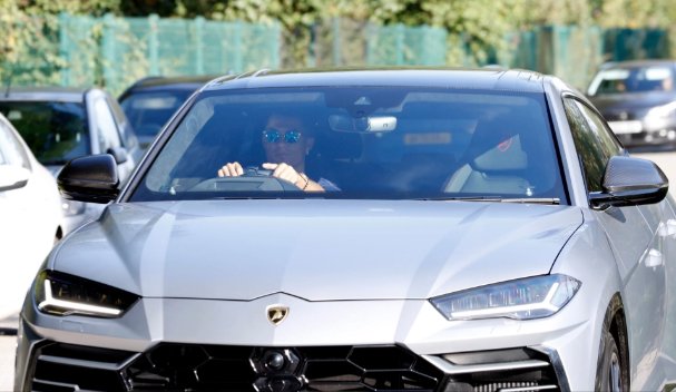 Роналду прибыл на тренировку «Ман Юнайтед» на Lamborghini за 200 тыс. евро