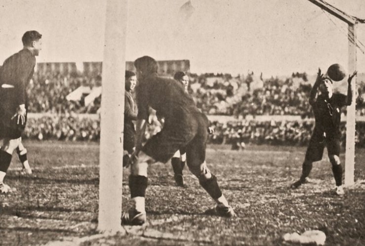 Чемпионат мира 1930: только Франция и Мексика сыграли на 3 стадионах в Монтевидео в ходе турнира