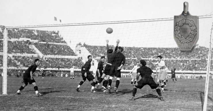 Чемпионат мира 1930: только Франция и Мексика сыграли на 3 стадионах в Монтевидео в ходе турнира