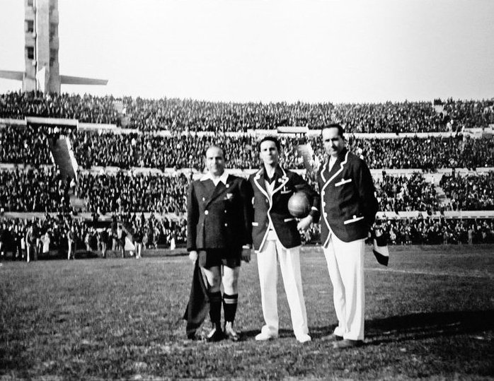 Чемпионат мира 1930: только Франция и Мексика сыграли на 3 стадионах в Монтевидео в ходе турнира
