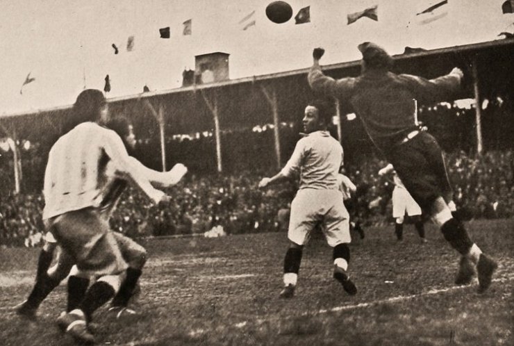 Чемпионат мира 1930: только Франция и Мексика сыграли на 3 стадионах в Монтевидео в ходе турнира