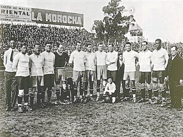 Чемпионат мира 1930: только Франция и Мексика сыграли на 3 стадионах в Монтевидео в ходе турнира