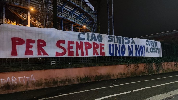 Возле стадиона «Болоньи» появился баннер в честь Синиши Михайловича