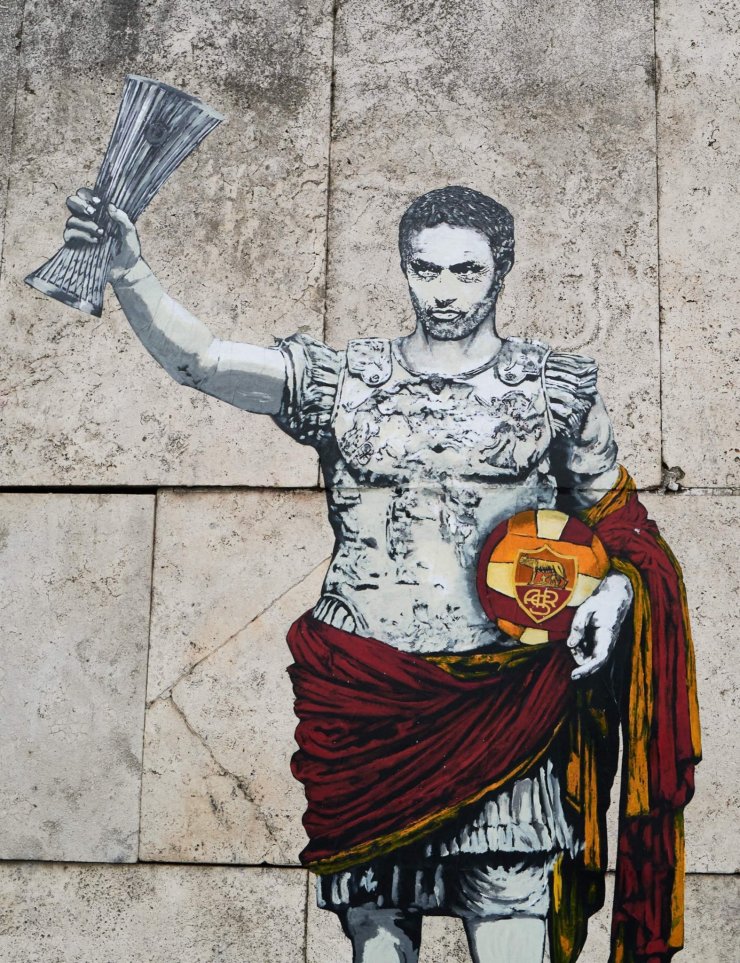 В Риме появилось граффити в честь Моуриньо после победы в Лиге конференций