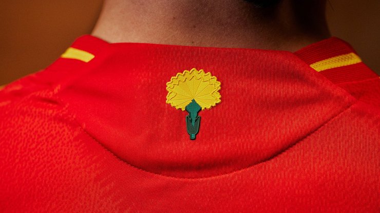 Компания Adidas представила новый комплект формы сборной Испании