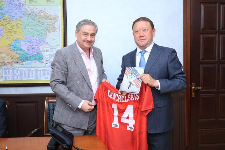 Канчельскис стал директором «Тобола» из Казахстана