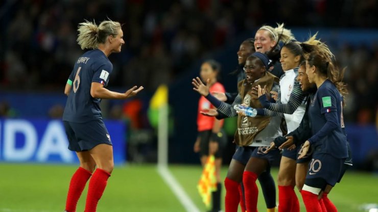 Франция разгромила Южную Корею в матче-открытии женского чемпионата мира