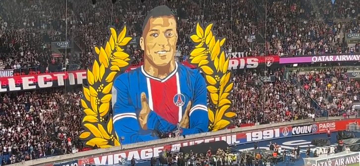 Фанаты ПСЖ посвятили Мбаппе баннер на матче с «Тулузой»