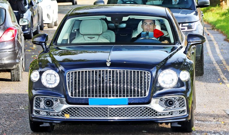 Роналду купил новую машину за 230 000 евро