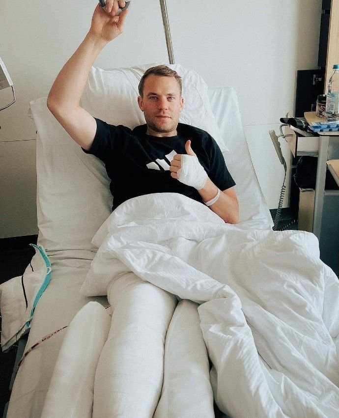 Нойер сломал ногу и больше не сыграет за «Баварию» в нынешнем сезоне