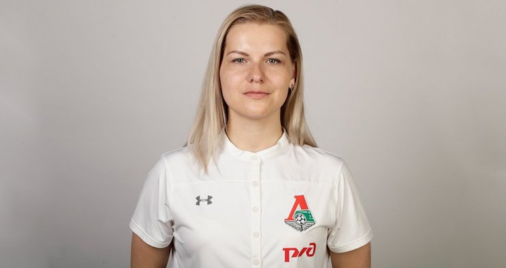 Женщина стала тренером-реабилитологом в «Локомотиве»