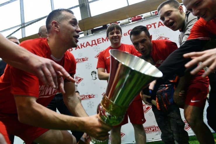 Дзюба сыграл и одержал победу на турнире выпускников академии «Спартака»