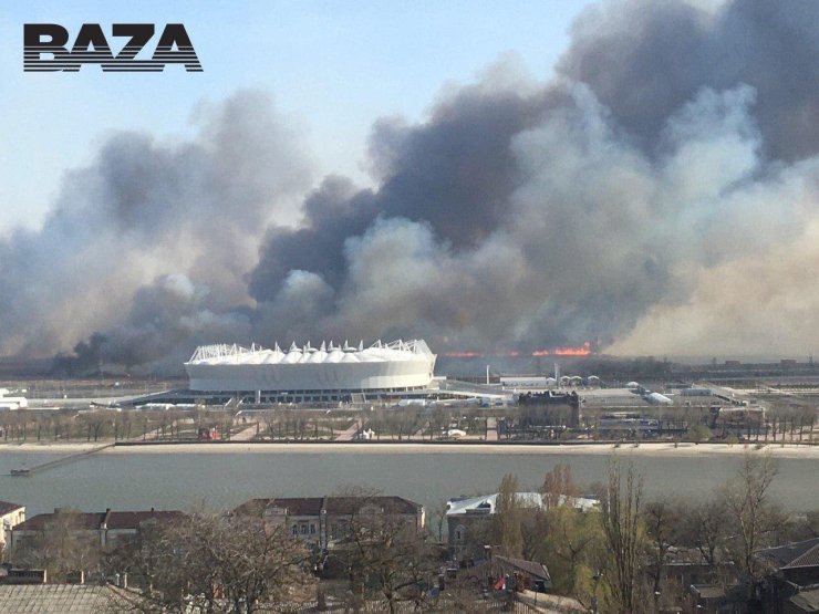 Масштабный пожар начался рядом с «Ростов Ареной»