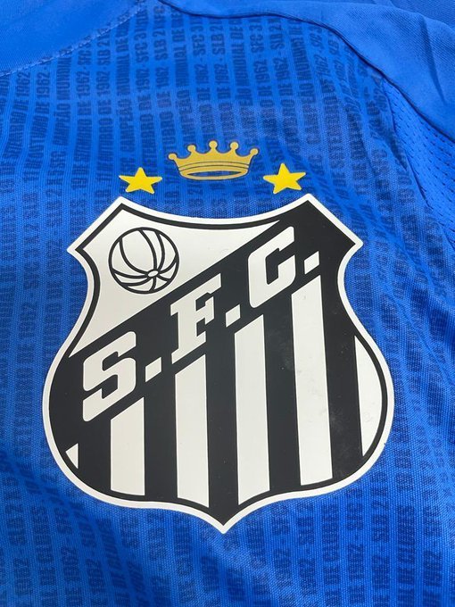 «Сантос» обновил эмблему клуба в честь Пеле