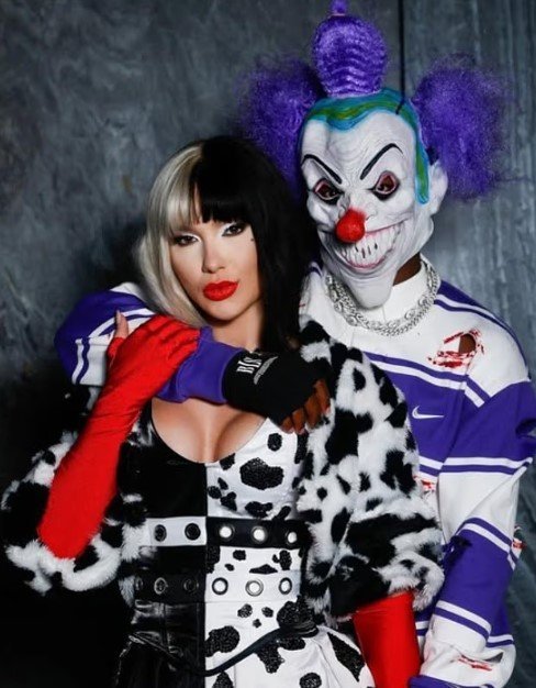 Винисиус предстал на Хэллоуин в образе клоуна