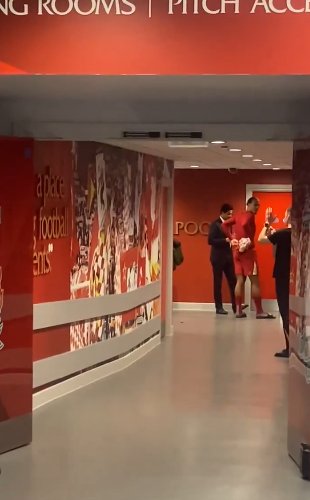 Ван Дейк пообщался с руководителями ПСЖ после матча Лиги чемпионов