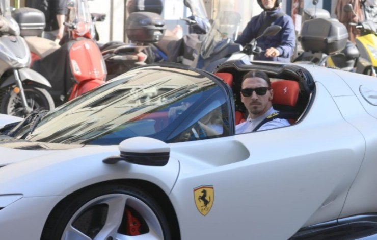 Коллекция автомобилей Златана Ибрагимовича. Там есть Ferrari и Porsche