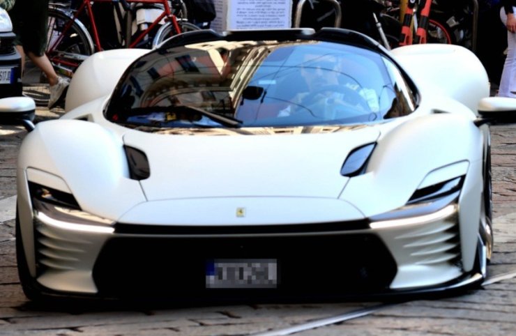 Коллекция автомобилей Златана Ибрагимовича. Там есть Ferrari и Porsche